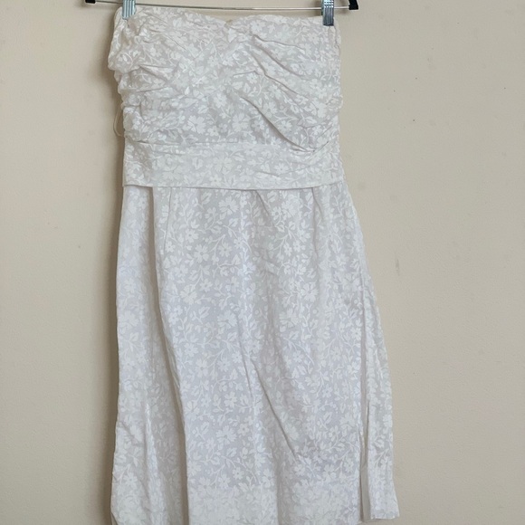 Marc Jacob’s white strapless dress - Picture 4 of 11
